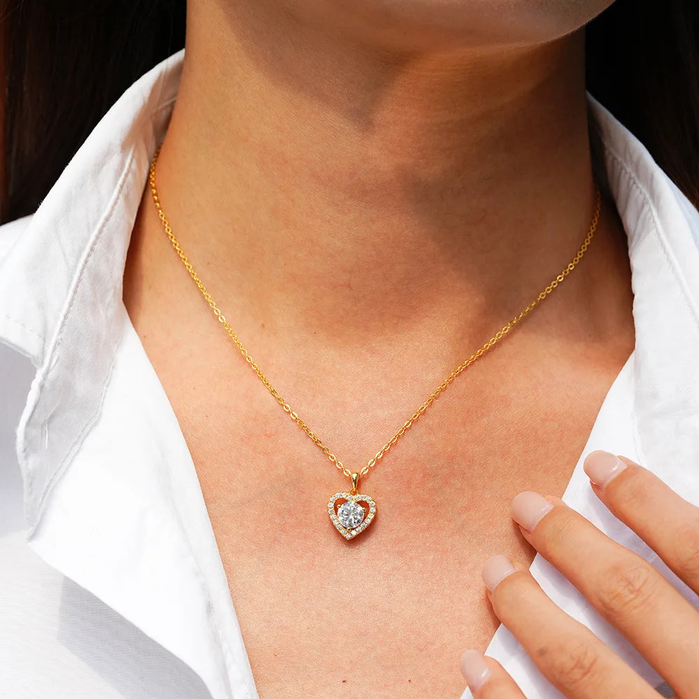 Luxury 100% Real 18k Gold Women's Heart-shaped Love Clavicle Chain Diamond Pendant Moissanite Necklace