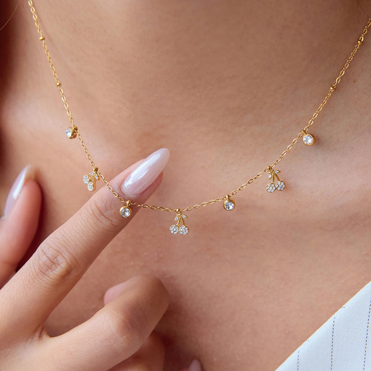 Youthway White Rhinestones Cherry Pendant Necklace For Gift 18K Gold Plated Stainless Steel Elegant Luxury Charm Pendant Jewelry
