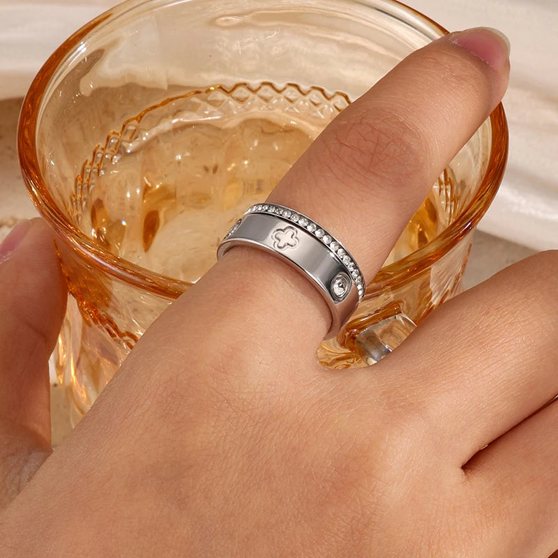 French Clover High Quality Stainless Steel Shiny Zircon Rings Set For Women 18K-Gold-plated Waterproof Not Fading Rings NEW