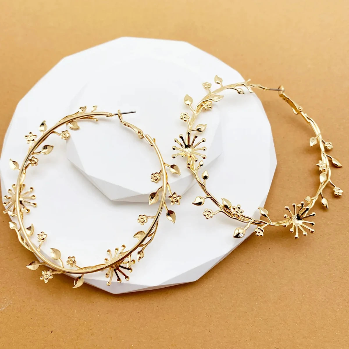 FTCY Exaggerated Hoop Earrings for Women Leaf Flower Gold Color Big Circle Earrings Vintage Trend Women's Jewelry Gift