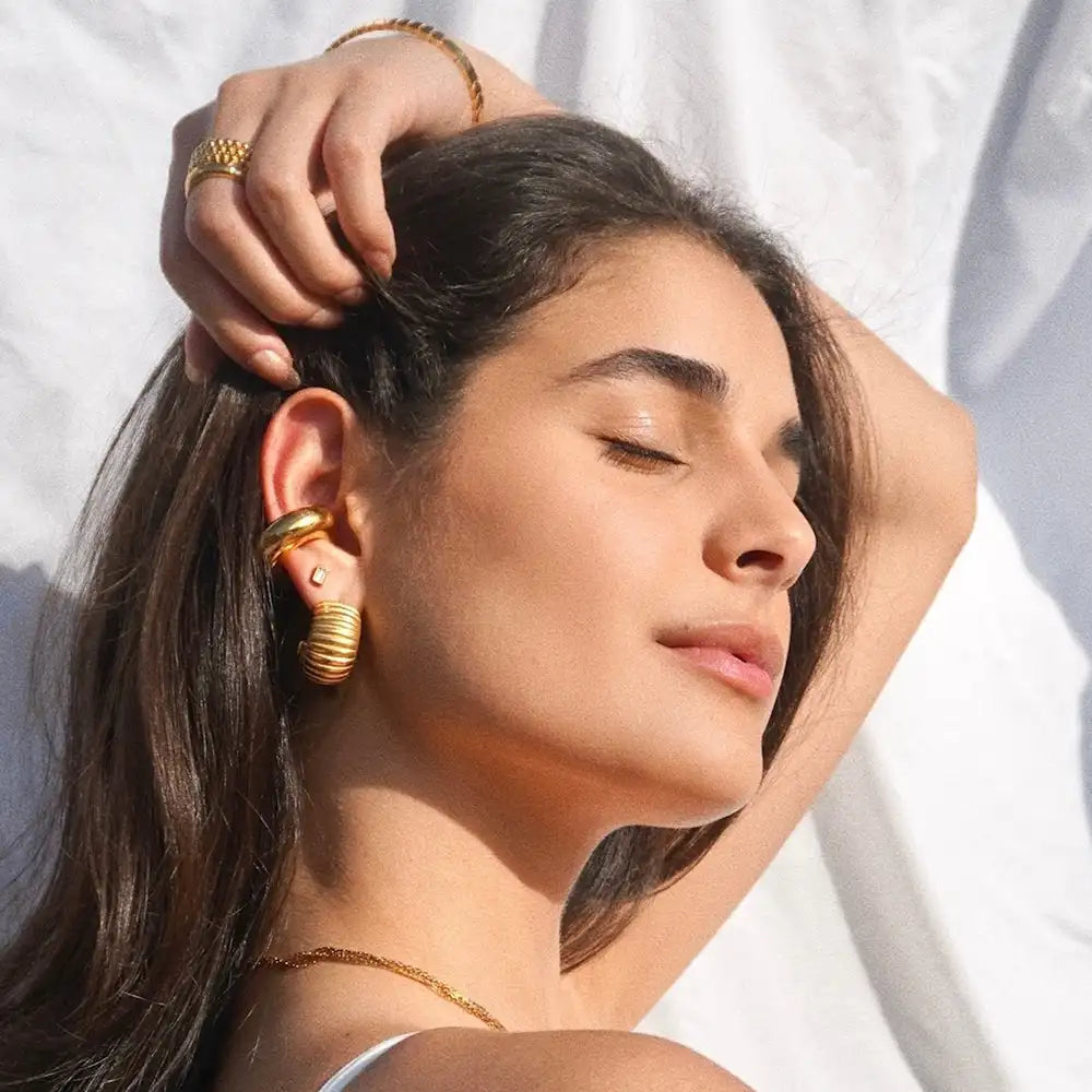 Elegant Gold Chunky C Shape Hoop Earrings - Waterproof