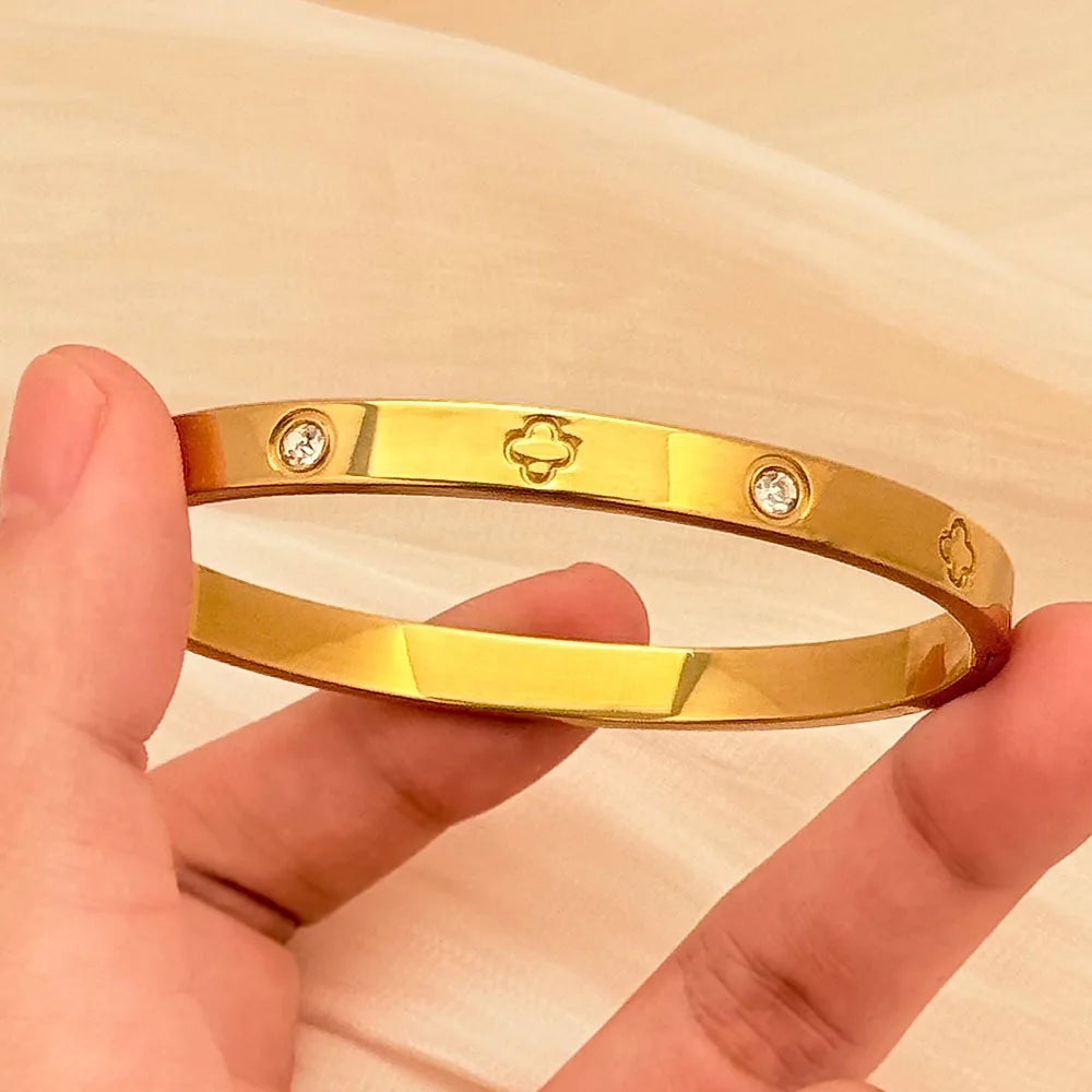 Stainless Steel Gold Bracelet Set, Nail Clover European Style, Stylish Versatile Women’s Jewelry, Daily/Office Versatile