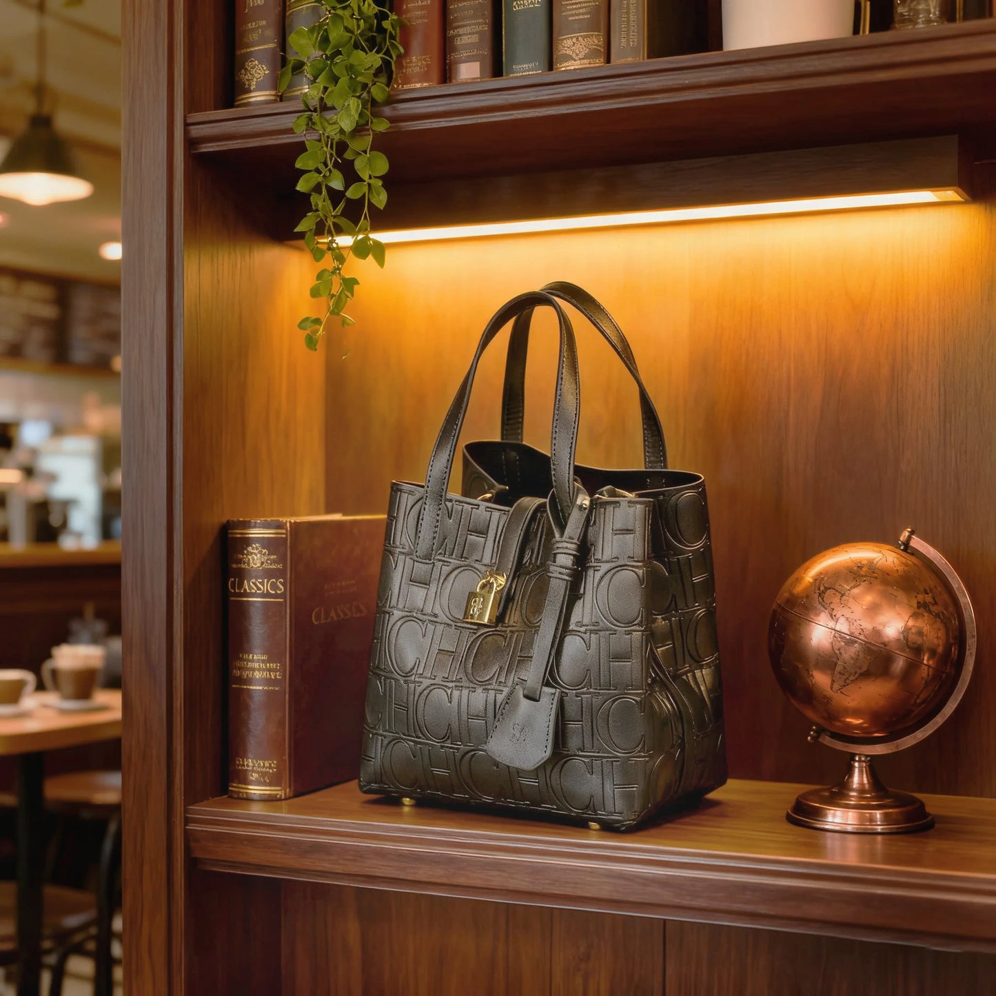 CH Embossed Ladies Crossbody Bag Letter Printing Design Ladies Handbag Large Capacity Tote Bag Elegant Temperament Ladies Should