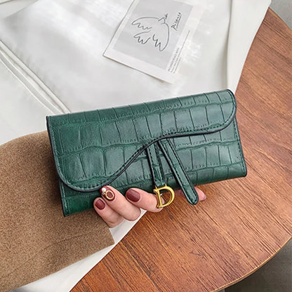 Women's Long Alligator Pattern Wallet Comfort PU Leather Tri-Fold Purse with Card Slots & Metal Clasp for Shopping and Daily Use