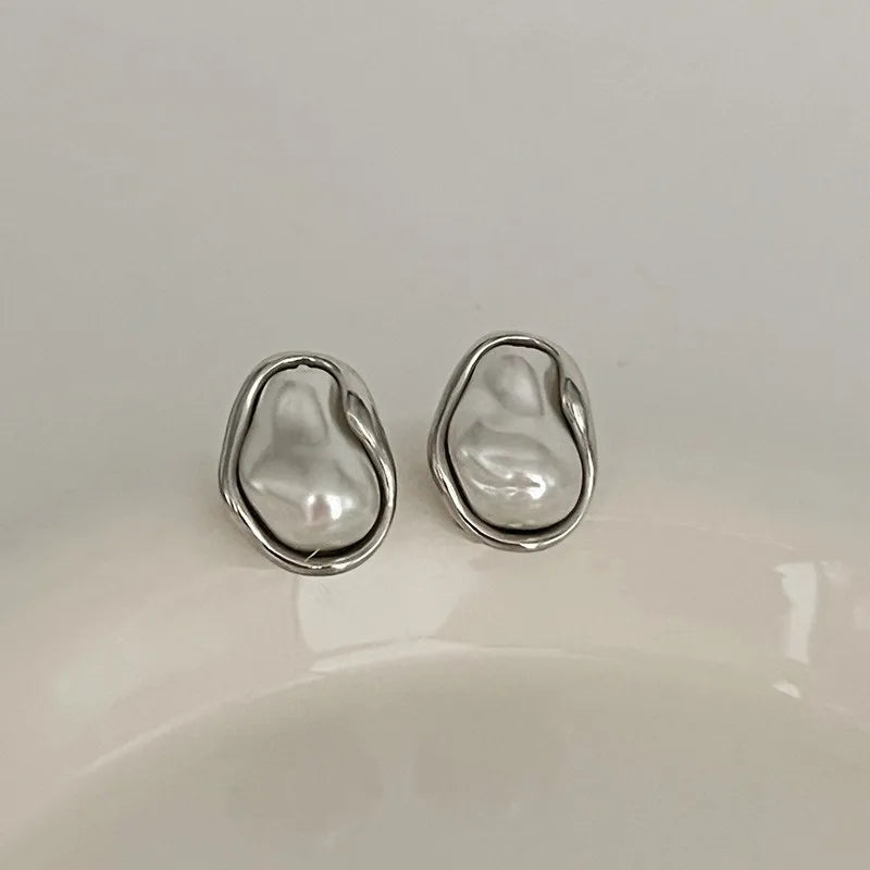 Exquisite Irregular Baroque Pearl Stud Earrings for Women Girls Vintage Gold Color Metal Edged Earrings Jewelry Accessories