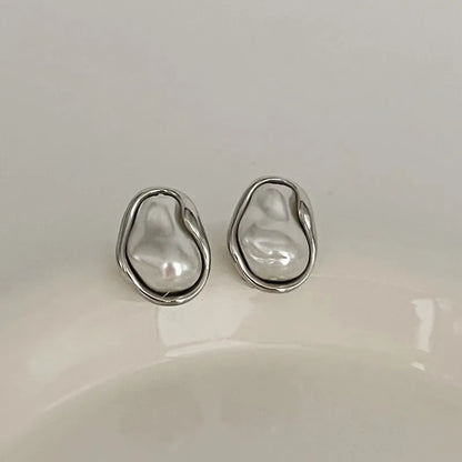 Exquisite Irregular Baroque Pearl Stud Earrings for Women Girls Vintage Gold Color Metal Edged Earrings Jewelry Accessories