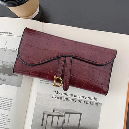Women's Long Alligator Pattern Wallet Comfort PU Leather Tri-Fold Purse with Card Slots & Metal Clasp for Shopping and Daily Use