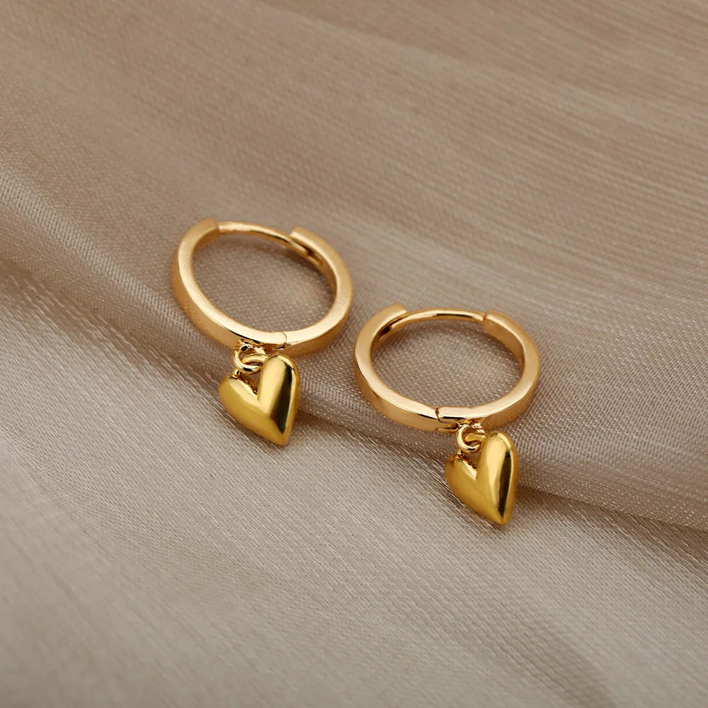 Vintage Gold Heart Drop Earrings - Timeless Elegance